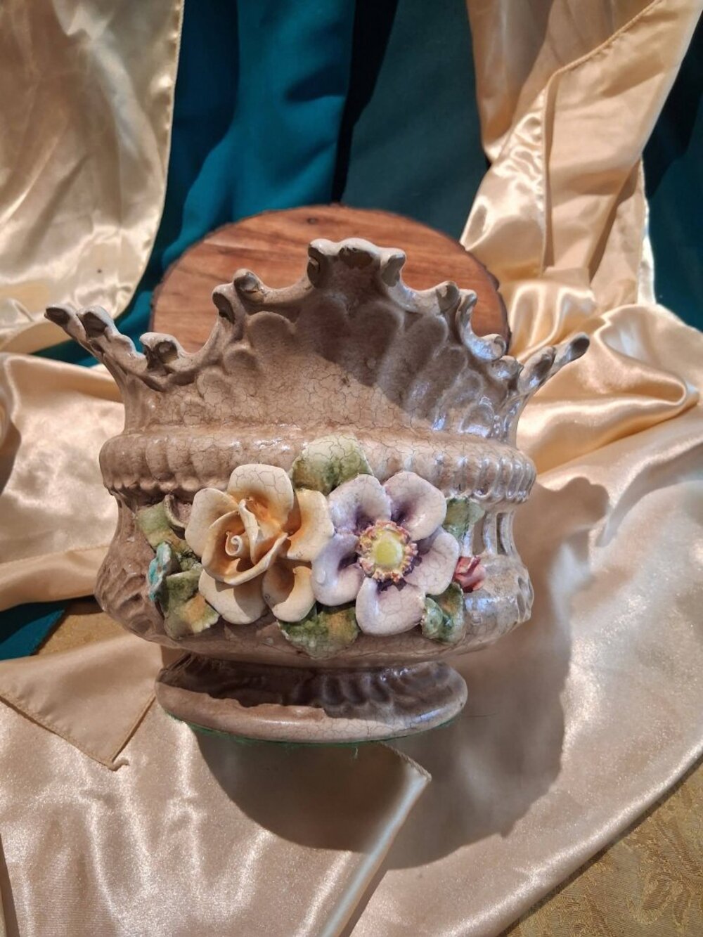 Vintage Italian Majolica Capodimonte Style Scalloped Floral Jardiniere Planter
